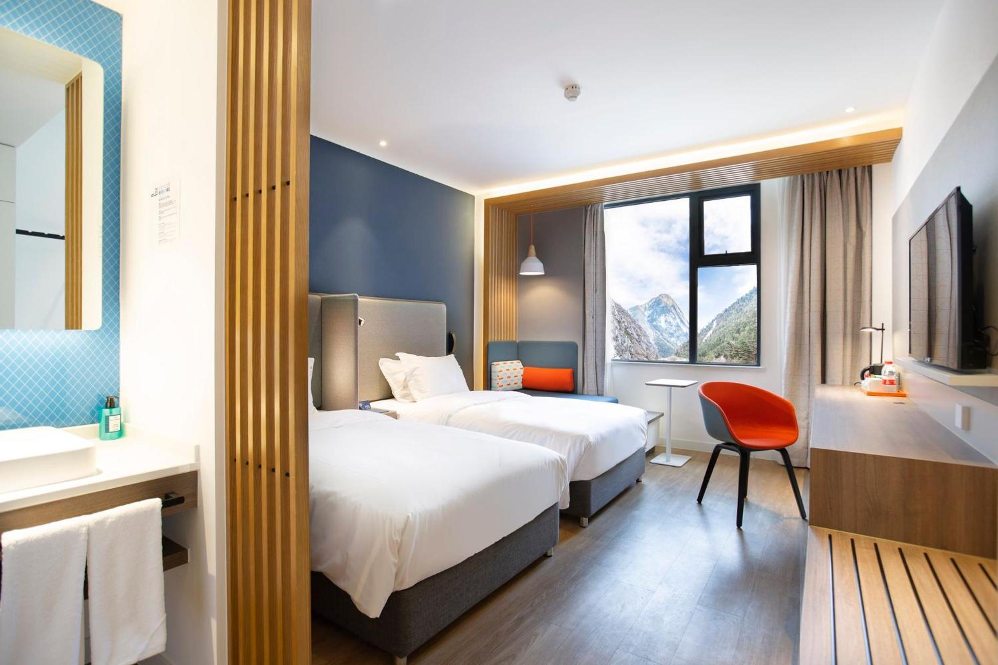 Holiday Inn Express Jiuzhaigou,Only 600 Meters To Jiuzhaigou Park By Ihg Eksteriør billede